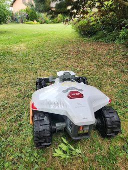 image client 1 Robot Tondeuse Mammotion LUBA 3 AWD 3000