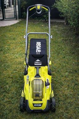 image client 1 Tondeuse sans fil Ryobi Rlm36x41h50pg