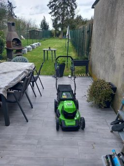 image client 10 Tondeuse sans fil Greenworks GD24X2LM46SPK4X