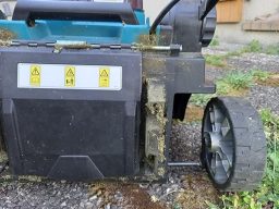 image client 10 Tondeuse Électrique sans fil Makita DLM432Z