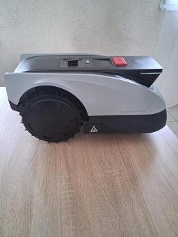 image client 2 Robot Tondeuse Ecovacs O600 RTK Care Kit