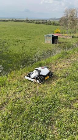 image client 2 Robot Tondeuse Mammotion LUBA Mini 2 AWD 1000