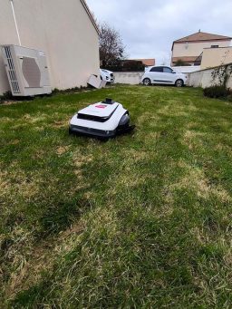 image client 3 Robot Tondeuse Ecovacs GOAT A1600 LiDAR PRO Care Kit