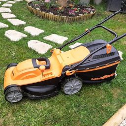 image client 3 Tondeuse Électrique Lawnmaster M2EB1637M