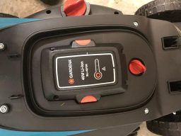 image client 3 Tondeuse À Gazon sans fil Gardena Powermax Li 40-32