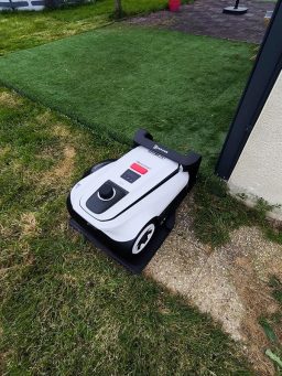 image client 4 Robot Tondeuse Ecovacs GOAT A1600 LiDAR PRO Care Kit