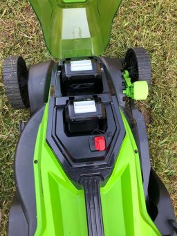 image client 4 Tondeuse sans fil Greenworks GD24X2LM36K2x