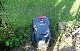 image client 4 Robot Tondeuse sans fil GOALKER H1