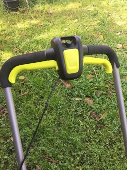 image client 4 Tondeuse sans fil Ryobi RLM18X33B40