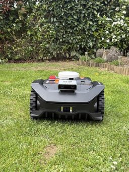 image client 4 Robot Tondeuse WORX Vision Cloud 2WD WR304E