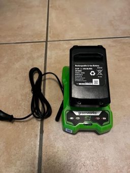 image client 5 Tondeuse À Gazon Électrique Greenworks GD24LM33LT25K4
