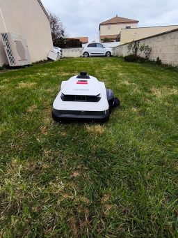 image client 6 Robot Tondeuse Ecovacs GOAT A1600 LiDAR PRO Care Kit