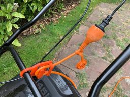 image client 6 Tondeuse À Gazon Filaire Black+Decker BEMW471BH QS