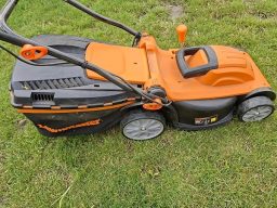 image client 6 Tondeuse Électrique Lawnmaster M2EB1637M