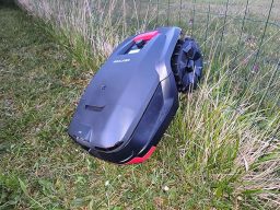 image client 7 Robot Tondeuse sans fil GOALKER H1