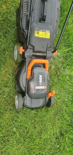 image client 7 Tondeuse À Gazon sans fil Worx WG737E