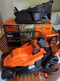 image client 8 Tondeuse À Gazon Filaire Black+Decker BEMW471BH QS