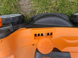 image client 8 Tondeuse Électrique Lawnmaster M2EB1637M