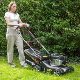 Image du fabricant 2 du Tondeuse thermique Gardeo Pro 42cm