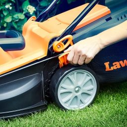 Image du fabricant 3 du Tondeuse LawnMaster MEB1434M compacte